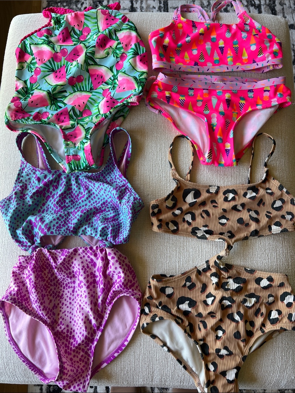 Lot of 4 girl’s bathing suits + 2 Rashguards
